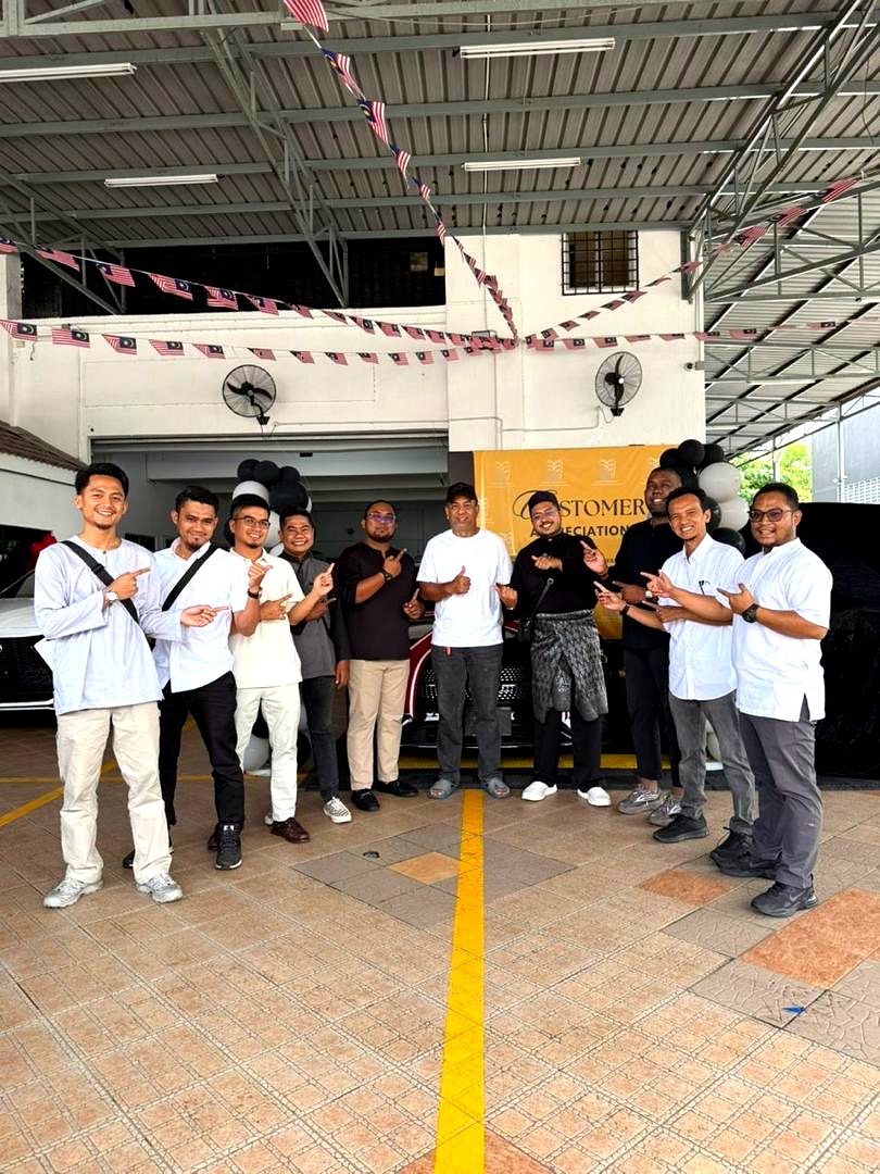Penyerahan kereta kepada pelanggan Alif Azmir 4